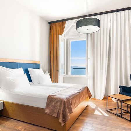 Hotel Dua Residence Porec Bagian luar foto