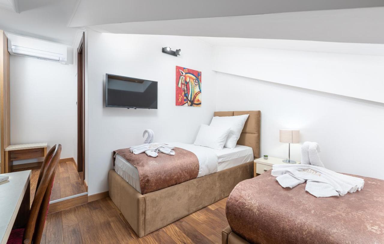 Hotel Dua Residence Porec Bagian luar foto