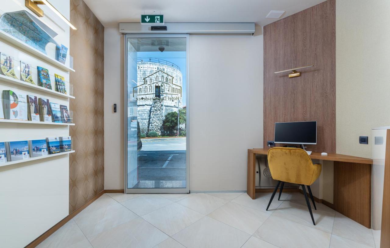 Hotel Dua Residence Porec Bagian luar foto