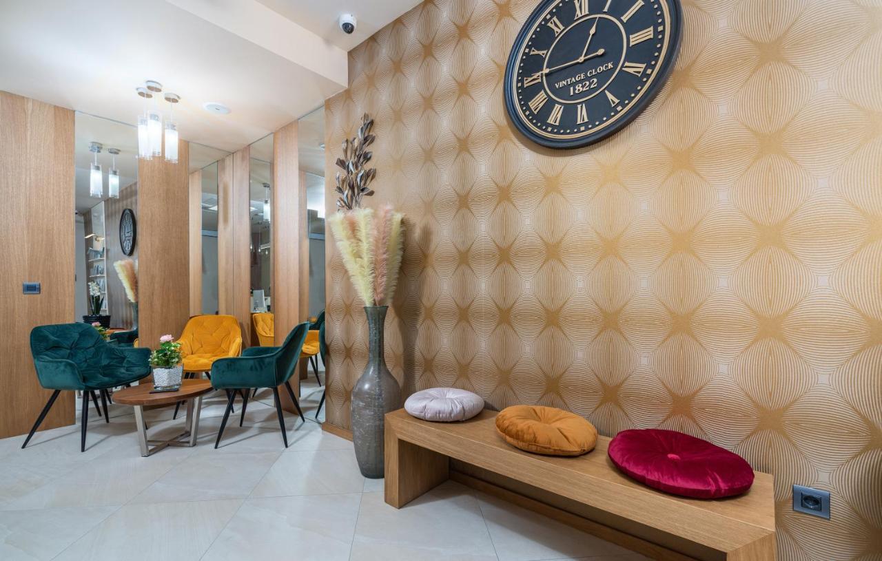 Hotel Dua Residence Porec Bagian luar foto