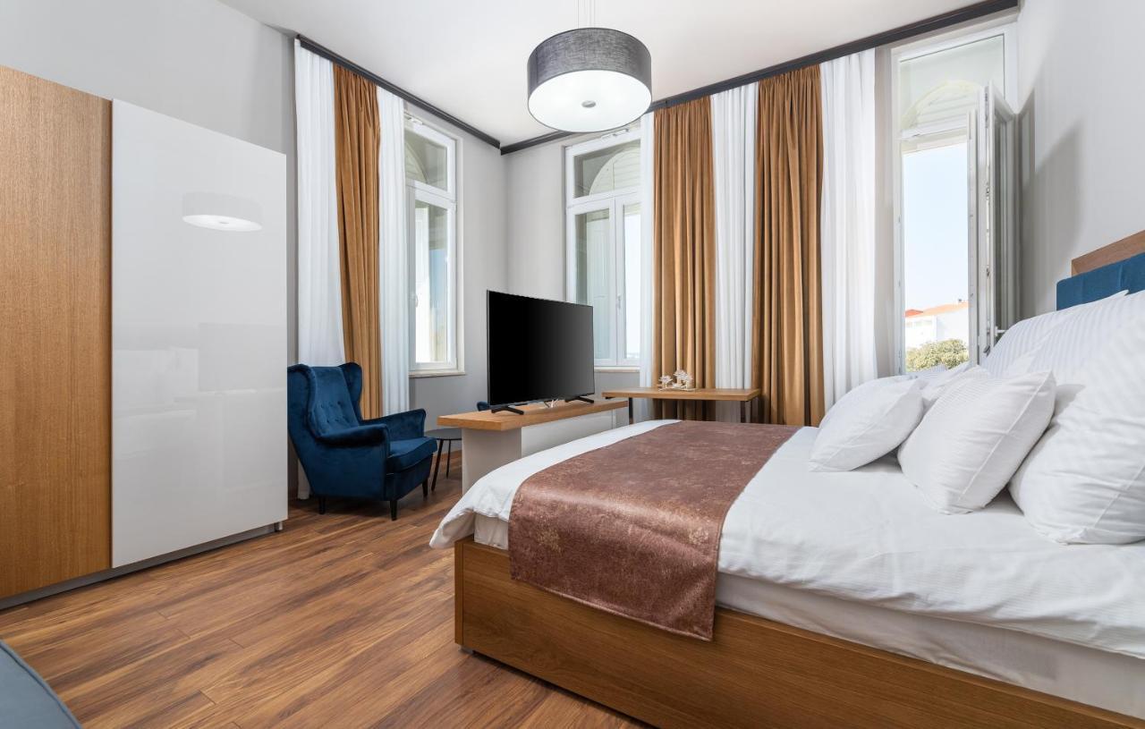 Hotel Dua Residence Porec Bagian luar foto