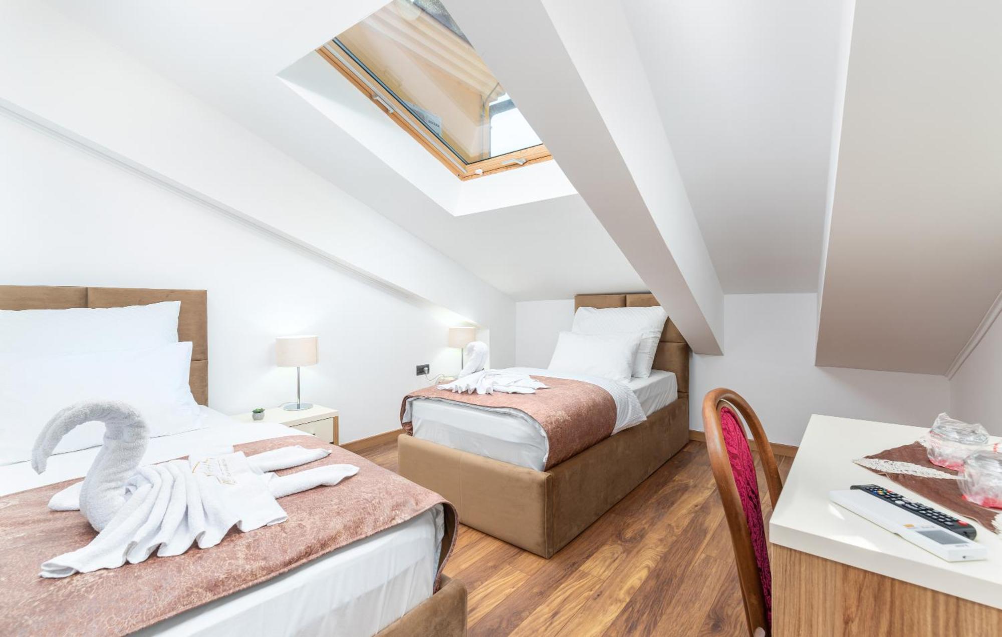 Hotel Dua Residence Porec Bagian luar foto