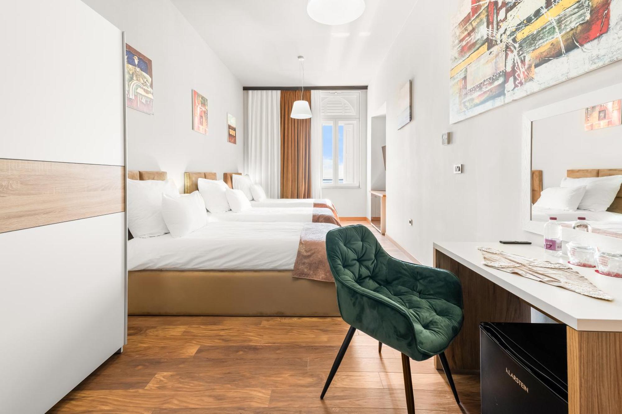 Hotel Dua Residence Porec Bagian luar foto